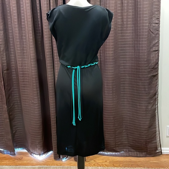 Little Black dress with two accent belts - Picture 5 of 6